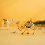 YU FENG 2.4" Golden Crystal Camel Figurines Decor Ornament,Golden Enamel Camel Statues Animal Trinket Jewelry Box Hinged Christmas Gift : Clothing, Shoes & Jewelry - Image 3